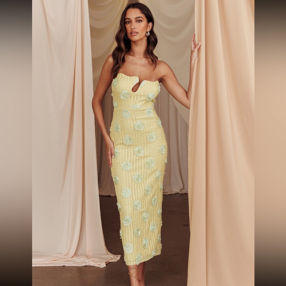 Strapless textured floral midi/maxi dress!